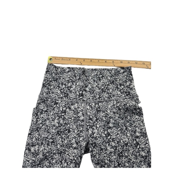 Athleta Salutation Stash Pocket Textured 7/8 Tight Legging Black Printed XS - Picture 11 of 11